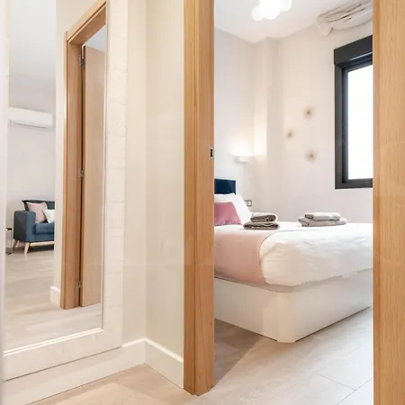 Cozy With Parking In The Center By Rems Appartement Málaga