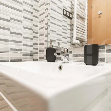 Cozy With Parking In The Center By Rems Appartement